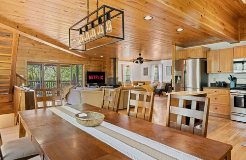 Whittier Cabin | On Mountain Time; close to casino and golf club