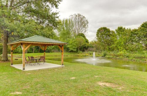 Yellow Springs House | On-Site Lake & Gazebo: Cabin in Yellow Springs!