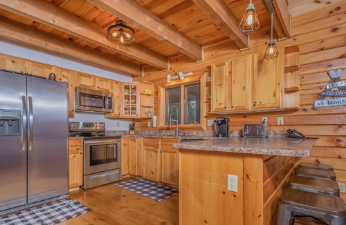 Thayerville House | On the Rocks | Central, Quiet Location + Hot Tub!