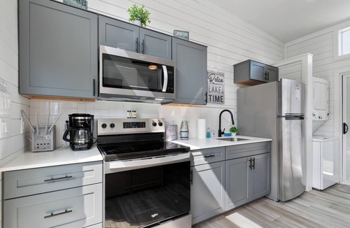 Nancy House | On-Water 20 - Pet Friendly Floating House on Lake Cumberland