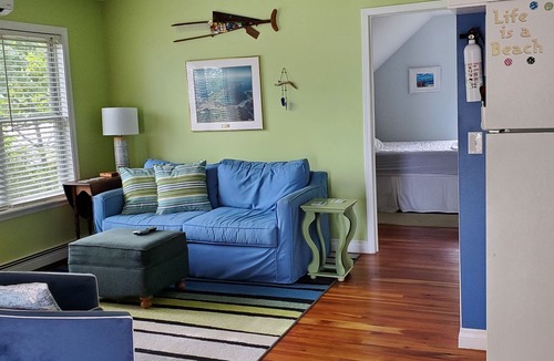 Suttons Bay Apartment | On West Grand Traverse Bay -Private Carriage House -Sleeps 4 Between TC & S Bay
