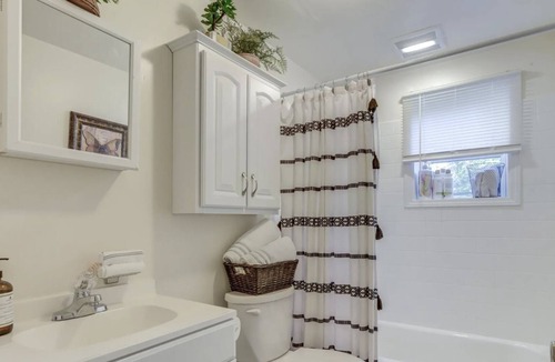 Belmont Apartment | One bedroom apt in Belmont - MONTHLY DISCOUNTS
