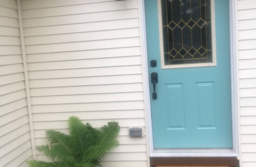 Harbor Springs House | One mile from downtown Harbor, close to beaches, bike trails and golf courses