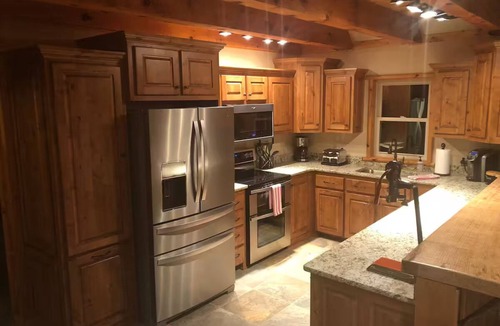 Butler Cabin | ONE OF A KIND LUXURY LAKESIDE TREE HOUSEPontoon, Ski, Hike, Rejuvenate