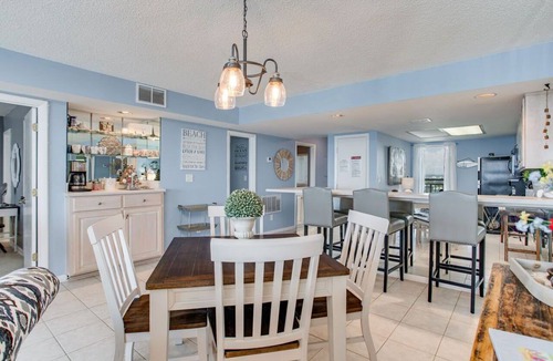 Orange Beach East Condo | Orange Beach Gulf-View 2BR Sleeps 8 Wet Bar Kid-Friendly Pools Boats