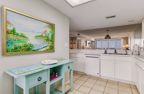 Orange Beach East Condo | Orange Beach Gulf-Front 2BR Top Floor Sleeps 6 Jetted Tub Pools Boats