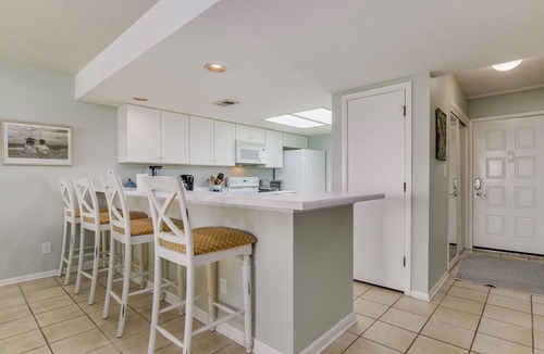 Orange Beach East Condo | Orange Beach Gulf-Front 2BR Top Floor Sleeps 6 Jetted Tub Pools Boats