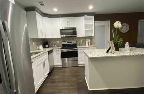 Church Street House | Orange Door Bungalow ~ Near Atlanta Airport