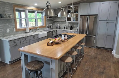Burnt Chimney House | Otterview Mountain House - Best View and Stay in Roanoke/Bedford