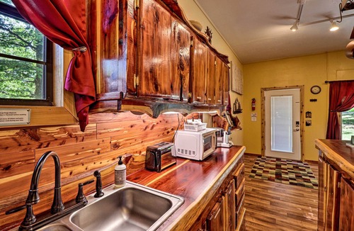 Royal Cabin | Ouachita River Cabin: Royal Haven w/Dock!