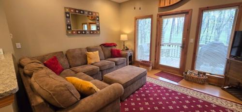 McHenry House | Our Heart's Desire- spacious 3 BR condo with hot tub in great location!