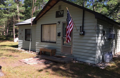 Baldwin Cabin | Our little cabin in the woods! Affordable for your tribe or group.