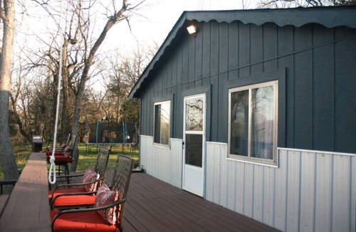 Pocahontas Cabin | Outlook Point, bluff view,river side, swimming, fishing, and relaxation.