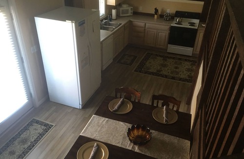 Avoca Ski Chalet | Overloft, Golf Resort Get Away Near Lake Monroe