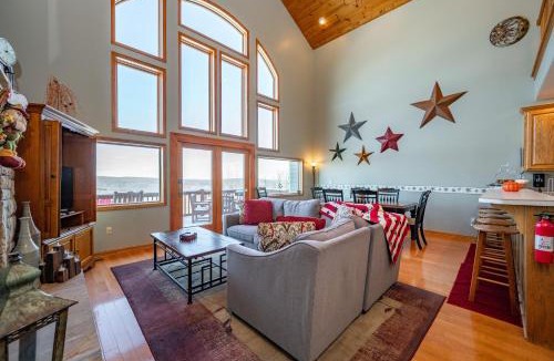 McHenry House | Overlook Mountain Villa 4B