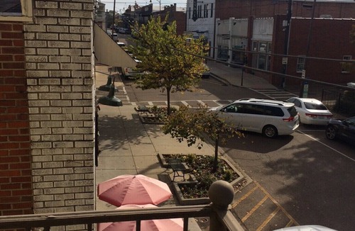 Oxford Apartment | OXFORD PRIME LOCATION/ON THE SQUARE! WALKING DISTANCE TO CAMPUS