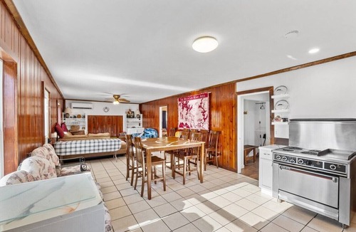 Henderson Cabin | Ozark Cabin w Deck Near Norfork Lake!