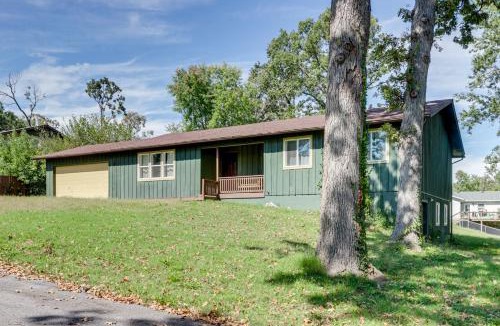 Cassville House | Ozark Getaway Near Roaring River & Fishing