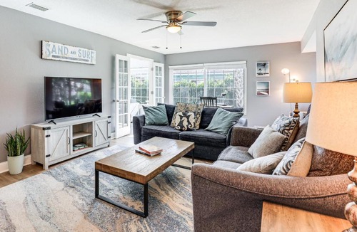 Palm Harbor House | Palm Coast Escape w/Outdoor Oasis: 6 Mi to Shore!