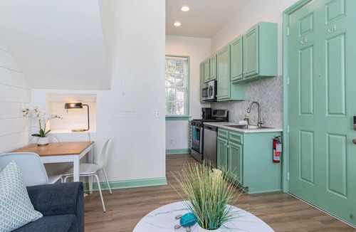 North Charleston Villa | Palmetto Hideaway~Cozy 1br/1ba Townhome