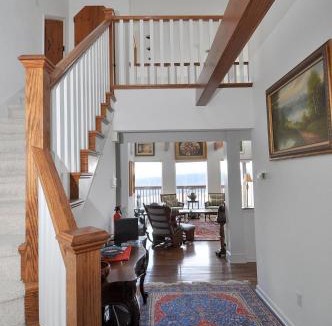 Berkeley Springs House | Panorama Peak View- Wifi, Screen Porch, Million Dollar View, Fireplace, Full Kitchen