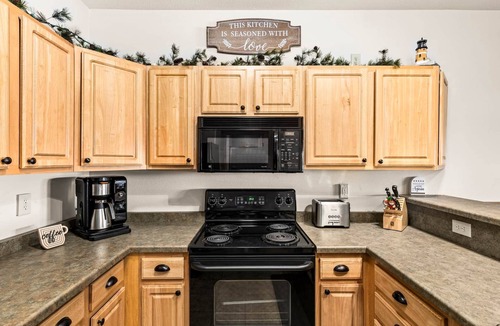 Two Harbors Apartment | Panoramic Lake Views | 2BR w/King Suite | Pools