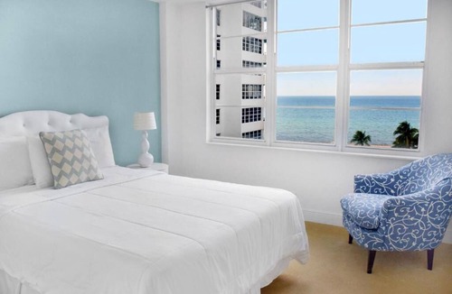Mid Beach Hotel | Panoramic Partial Sea-View 2 BDR Suite with Balcony