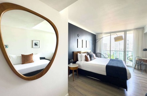 Coconut Grove Apartment | Panoramic Studio Suite with Bay & City Views
