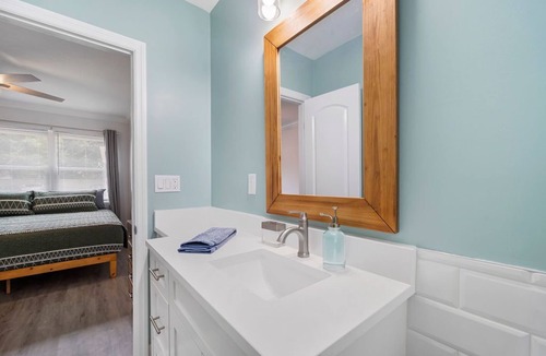 Mango Groves Cottage | Paradise Cottage - Near Beach Pet Friendly