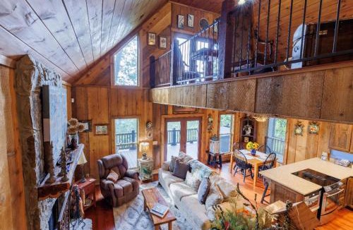 Mentone House | Paradise Found - Lookout Mt Edge, Hot Tub & Views