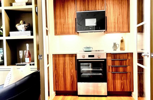 Chastain Park Apartment | Parkside Retreat 1-bed Apt steps from Chastain amphitheater & pool w/1 parking