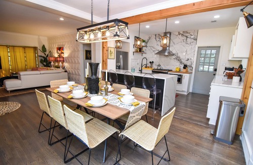 Vollintine-Evergreen House | Parkway Paradise - 7 Beds 4 Bedrooms - Elegant and Spacious - Recently Updated