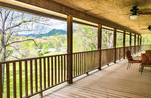 Whittier House | Partridge Place Hideaway (Upper and Lower Unit) Close to Cherokee, Bryson City, and Sylva!
