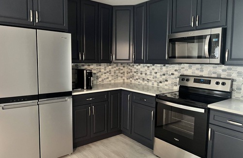 Coloma House | Paws & Relax Lakeside Retreat - Pet Friendly - 1.5 Blocks Away From Boat Launch!