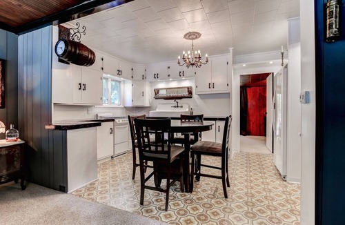 Holland House | Pay for 3, stay for 30! ~ Historic Home Close To Several Lake Michigan Beaches!