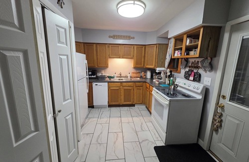 Fairfield House | Peaceful 2-bedroom house in Fairfield Township