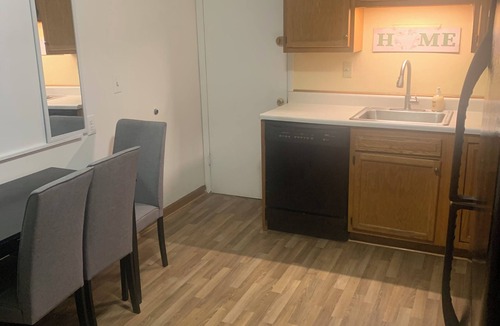 Parkdale Apartment | Peaceful 3-bedroom apartment with AC in Cincinnati