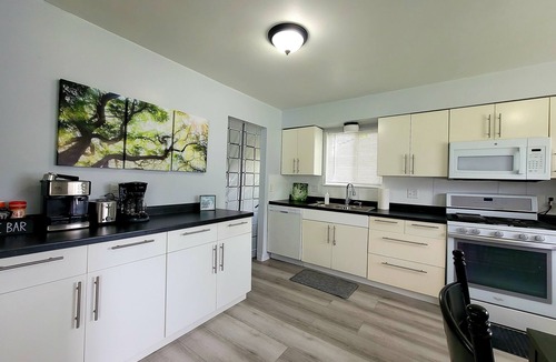 Ypsilanti House | Peaceful and Cozy 3 Bedroom Home