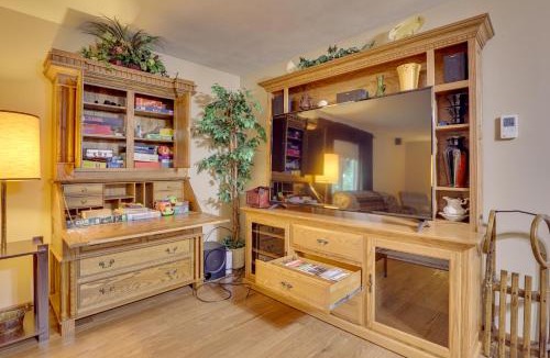 Carrollton House | Peaceful Carrollton Retreat w/Deck & Fire Pit!