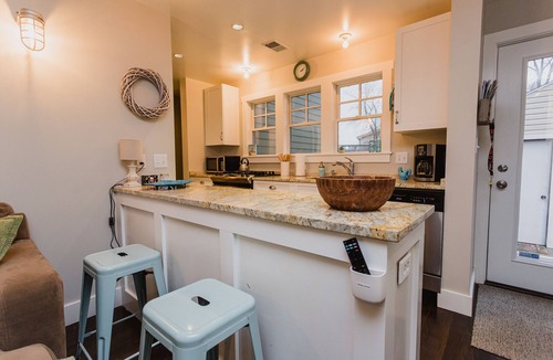 Michigan City Cottage | Peaceful Cottage/Private Parking & Backyard/Strong WiFi/Walk to Sheridan Beach!