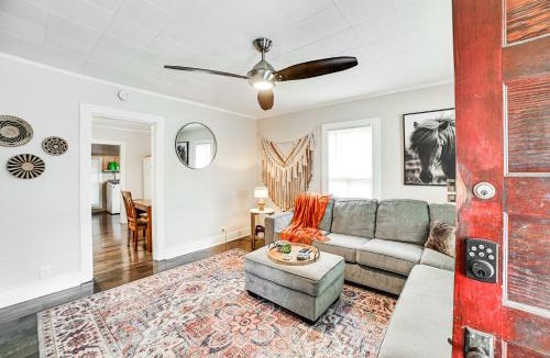McKinnon House | Peaceful Cottage w/Yard: 2 Mi to Kentucky Lake!