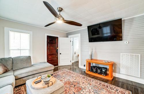 McKinnon House | Peaceful Cottage w/Yard: 2 Mi to Kentucky Lake!