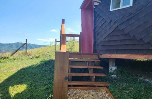 North Fork Cabin | Peaceful country rustic glamping cottage- stargazing and mountain views