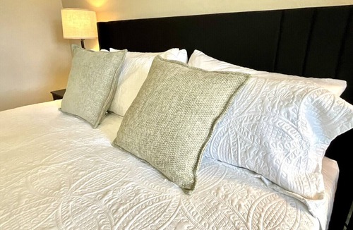 Versailles Bed & Breakfast | Peaceful Escape in Kentucky`s Horse Capital