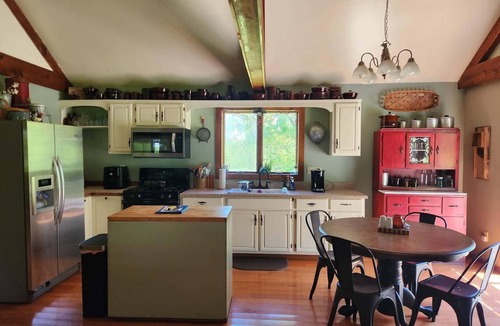 Cuba Other | Peaceful Farmhouse Retreat - Fire Pit - Near Rivers & Wineries