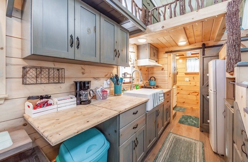Hornsby House | Peaceful Getaway In Charming Tiny House