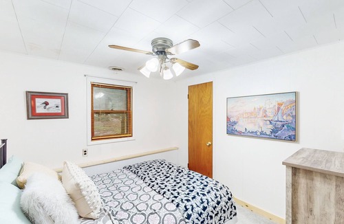 Branch House | Peaceful lakehouse retreat with deck & grill - dog friendly