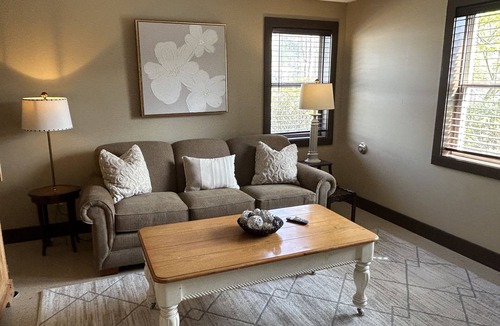 Westover House | Peaceful Meadows Retreat, Relax and Renew Right Outside of Town!