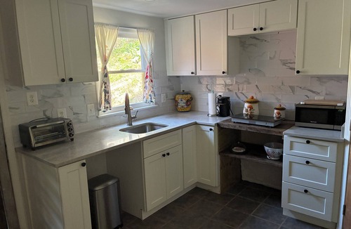 Berryville Cabin | Peaceful mountain cabin in charming Berryville VA - next to river and brewery