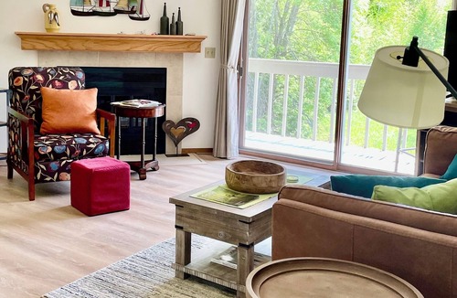 Sister Bay Condo | Peaceful,Nature Retreat! Country Stroll to Pebble Beach! Close to Town. Charming